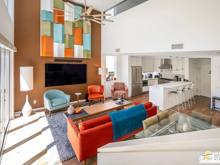 1009 Iris Ln — Photo 4