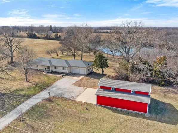 26930 Metcalf Rd, Louisburg, KS 66053