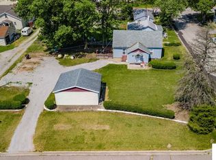 1303 3rd St, Lincoln, IL 62656