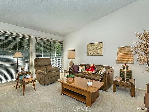 3rd image of 105 Rockledge Ln #105