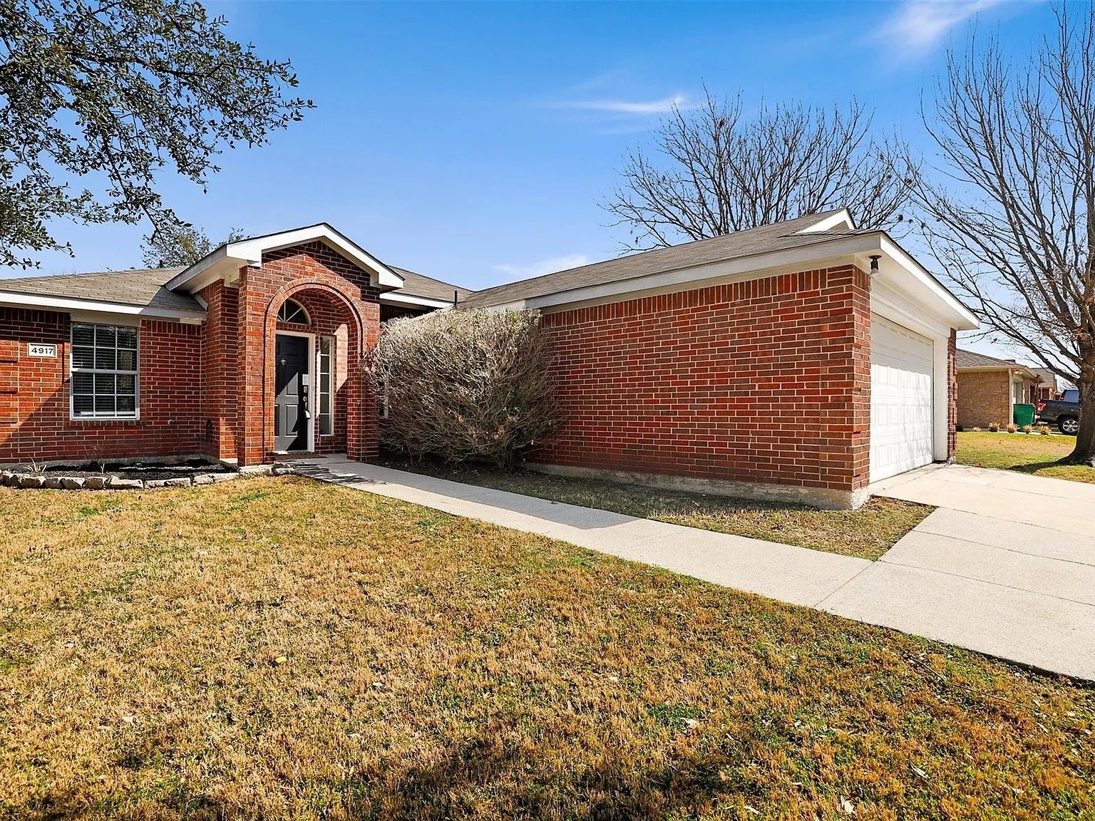 3 bed, 1404 sqft, $2,050 — Photo 1