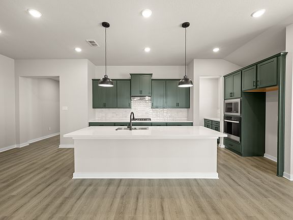 11_6900 Deadwood- Kitchen-1