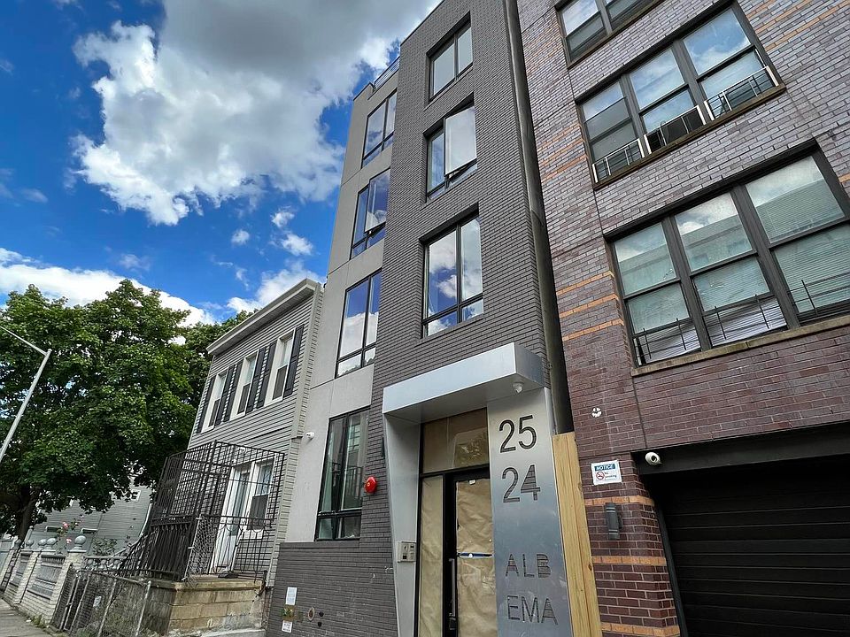 2nd image of 2524 Albemarle Rd #4AB