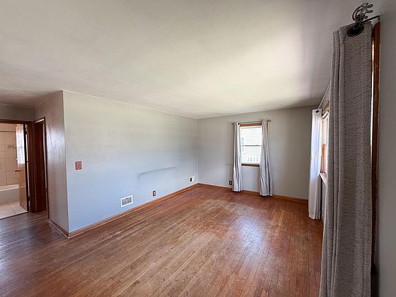 3rd image of 1534 S Osborne Ave