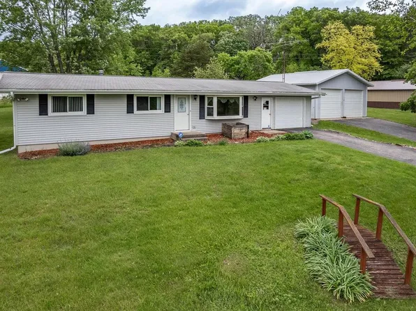 E3572 Green Valley Drive, La Valle, WI 53941