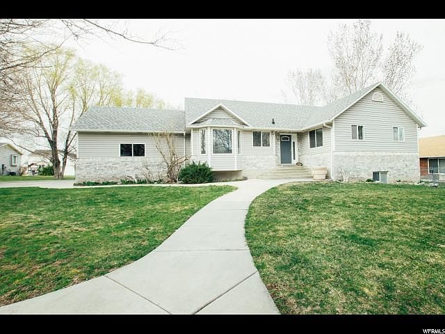 1st image of 2416 W Trestle Ct