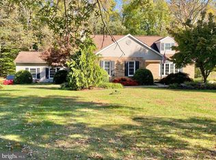 13 Edwards Dr, Wrightstown, NJ 08562