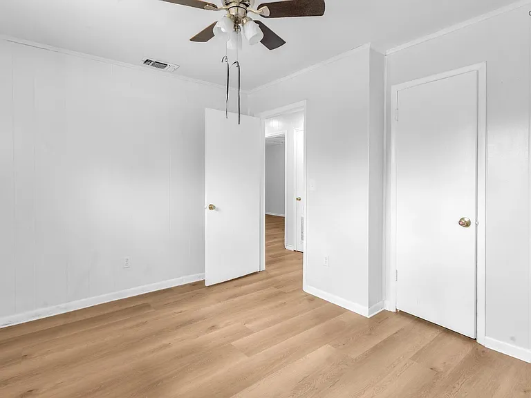 200 Linden St — Photo 21