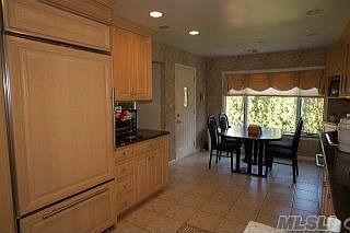 3rd image of 13 Barry Park Ct