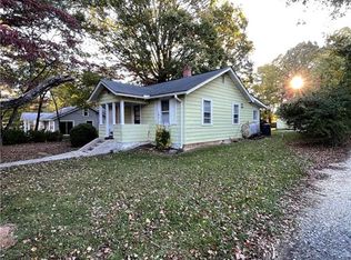 44 Lr Smith Ave, Hendersonville, NC 28791