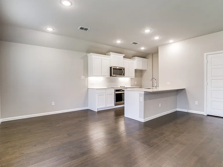 313 Ember Cir — Photo 12