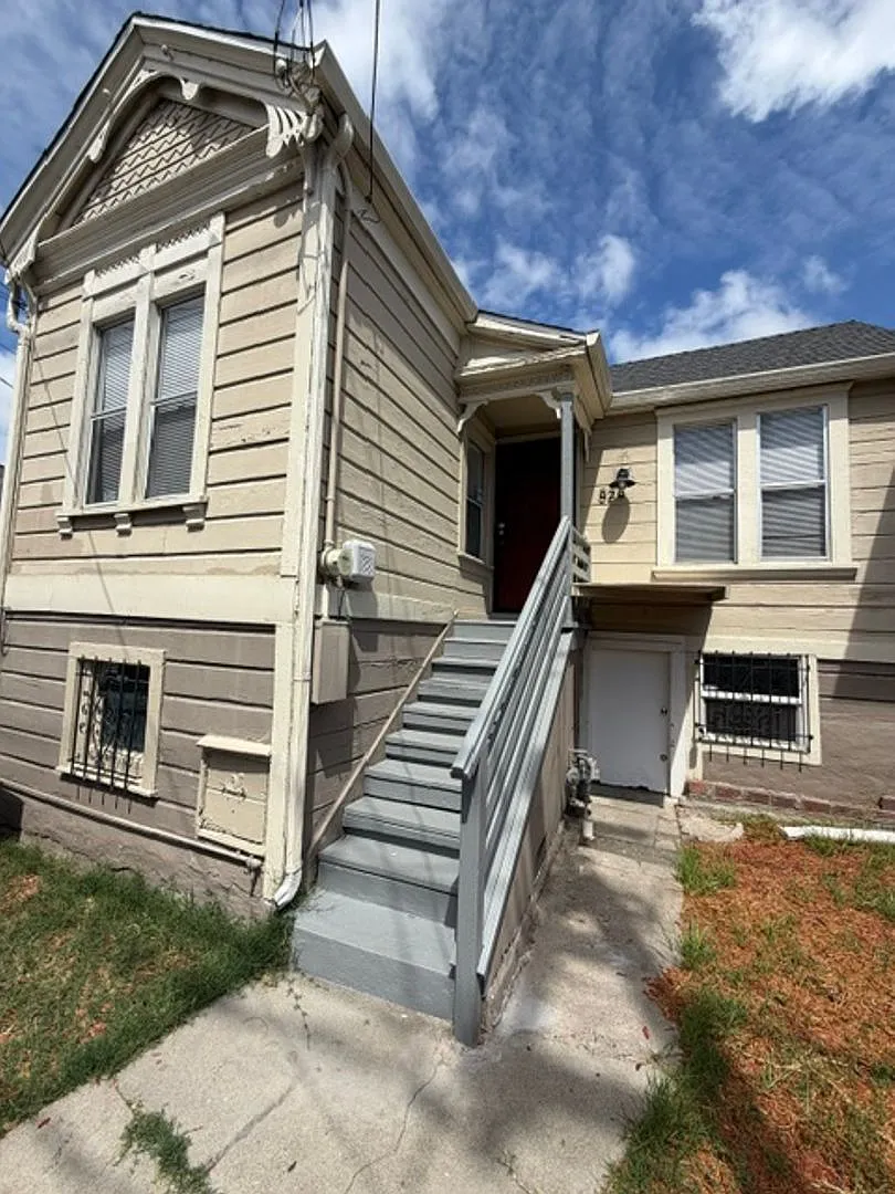 1/2 Off First Month's Rent, 3Bdrm, 1Bath — Photo 1