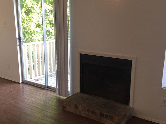 5th image of 2601 Pecan Knoll St #D
