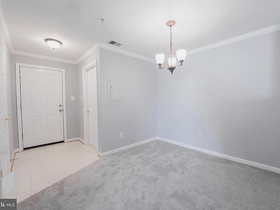 4th image of 213 Marsh Hollow Pl APT B