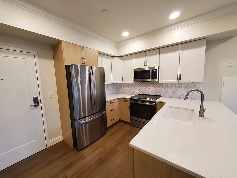 39 Herrick Rd #204 — Photo 2