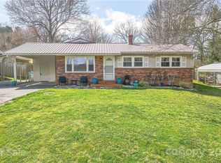 401 Rowland Rd, Swannanoa, NC 28778