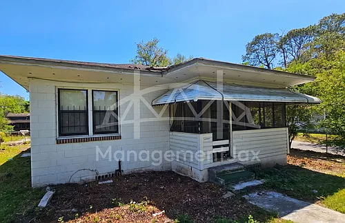 2040 W 15th St Photo 1