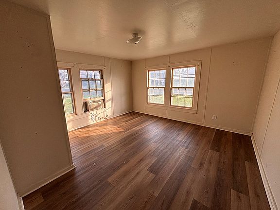3rd image of 702 Beetree Ave