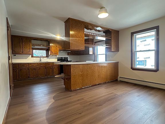 3rd image of 39 Broad St #2
