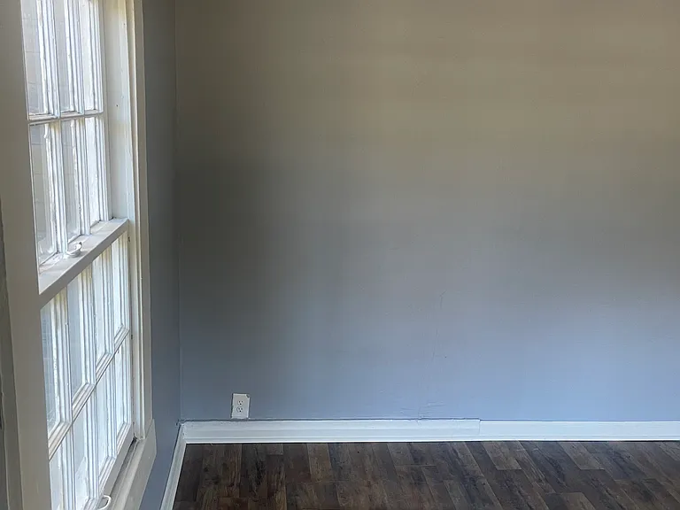724 12th Ct — Photo 3