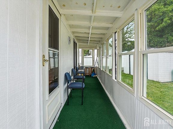 5th image of 775 Cliffwood Ave
