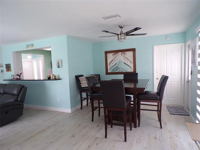 21088 Edgewater Dr — Photo 12