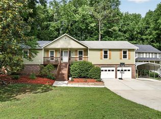 1526 Hickory Dr SW, Lilburn, GA 30047