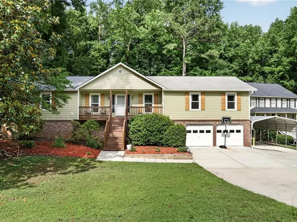 1526 Hickory Dr SW, Lilburn, GA 30047