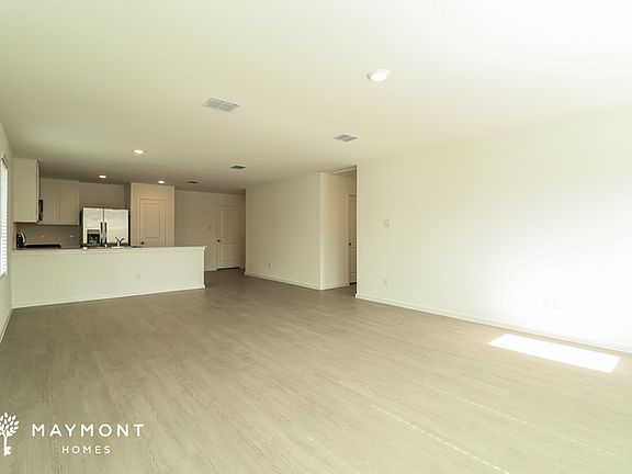 5th image of 1071 Neyland Dr