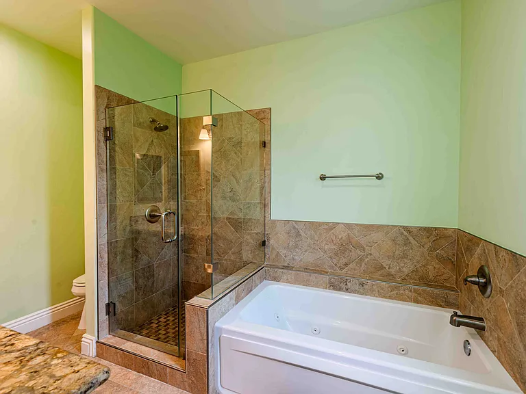 2460 Newport Blvd #G — Photo 8