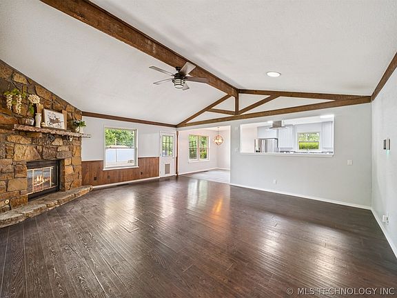 3rd image of 1103 W 19th St