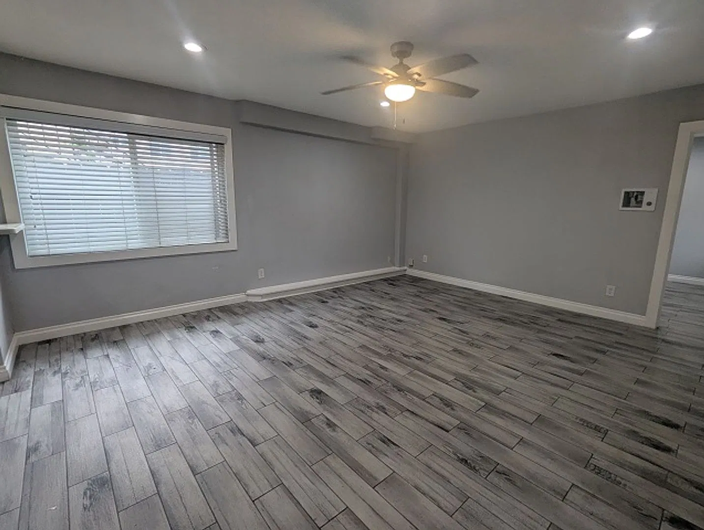 1 Bedroom Apartment in Normal Heights — Photo 2