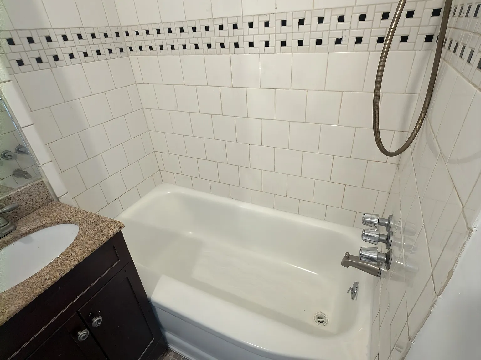 Brunswick - Brunswick - Unit 1 — Photo 2