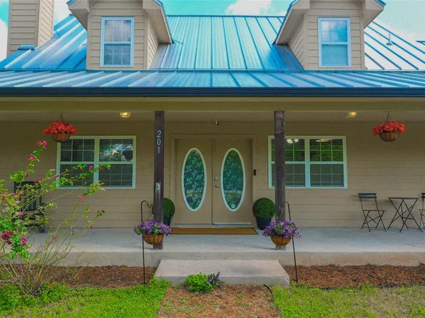 201 E Eggleston St, Manor, TX 78653
