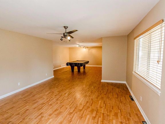 5th image of 1304 Crestwood Dr