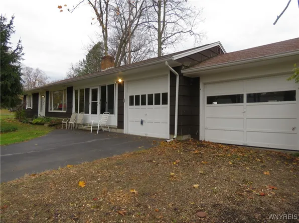 1 Woodland Pkwy, Angola, NY 14006