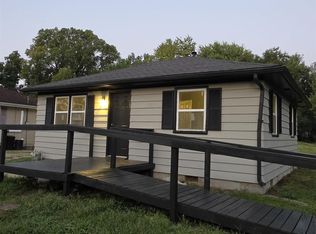 107 S 7th St, Clinton, MO 64735