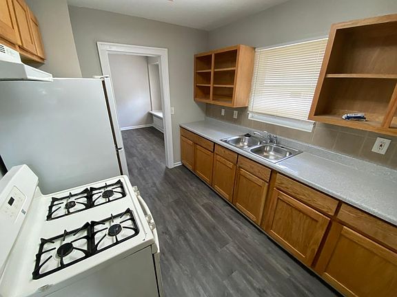 3rd image of 1700 S Sterling Ave #1700