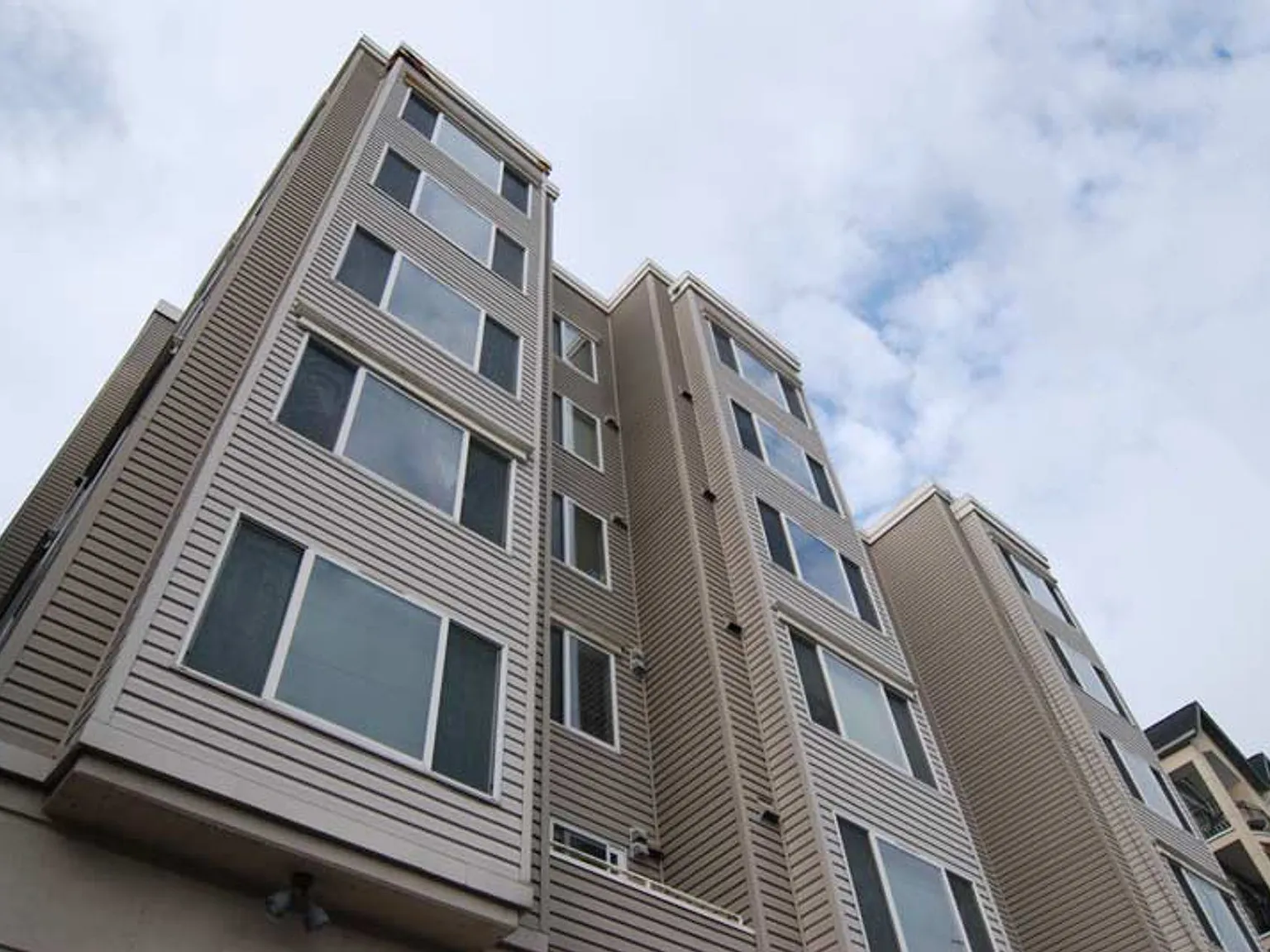 Terrace Apartments — Photo 4