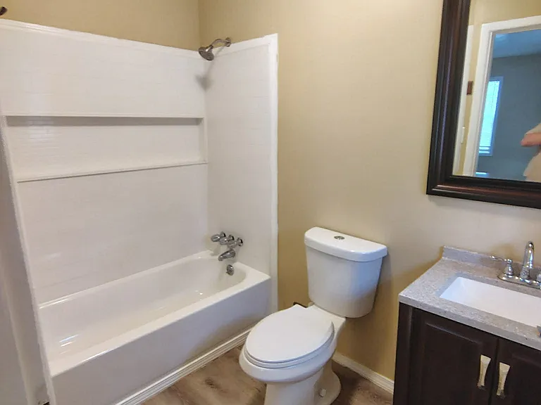 1676 Pine Ave SW — Photo 6