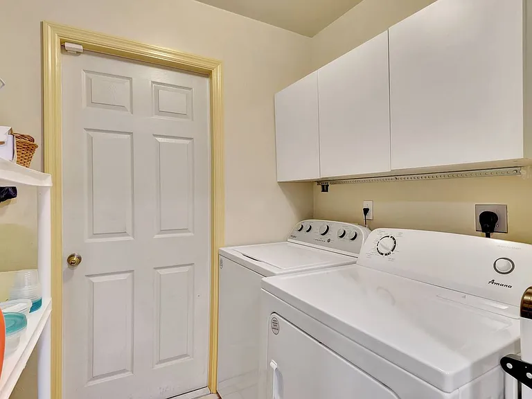 1203 SW 31st Ter — Photo 17