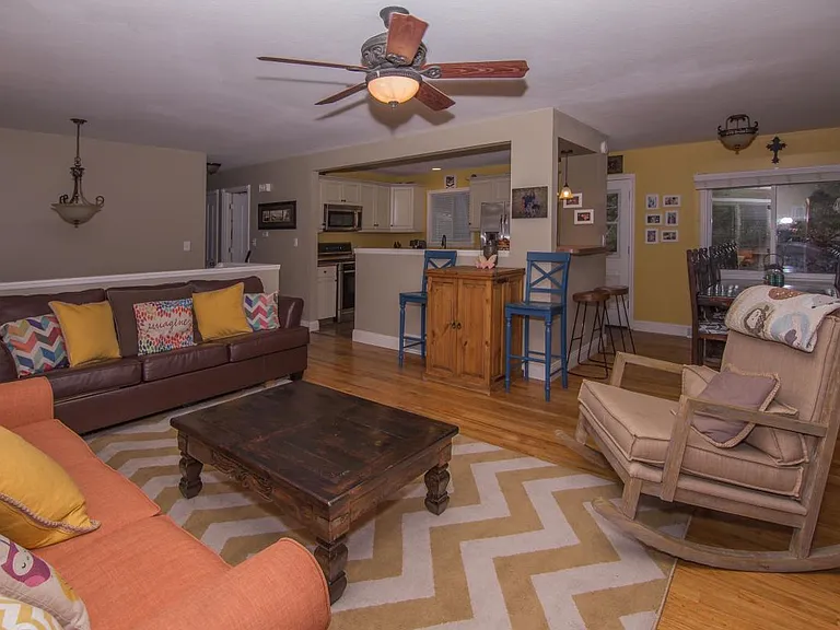 413 Cornell Ave — Photo 10