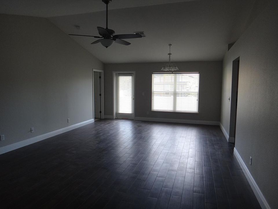 2nd image of 719 Clancy St