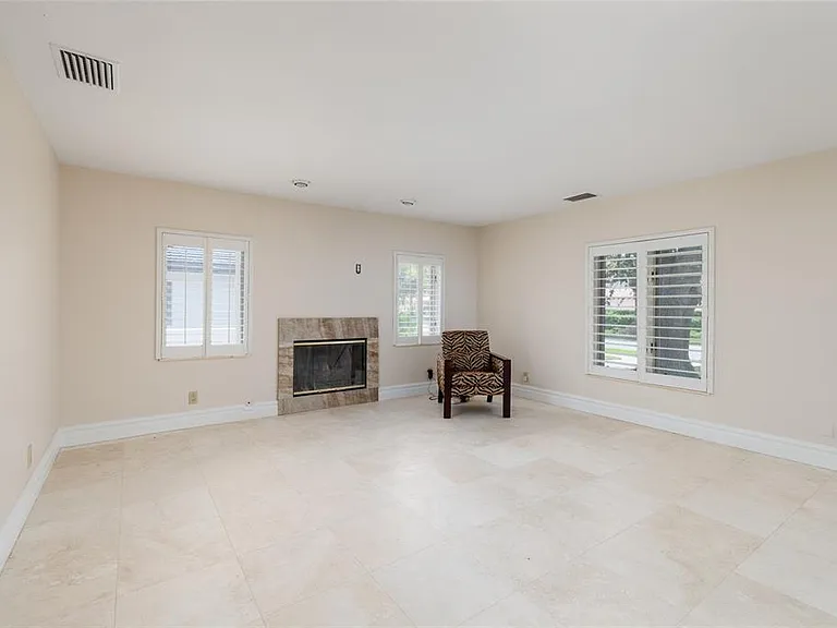 300 Brightwaters Blvd NE — Photo 10