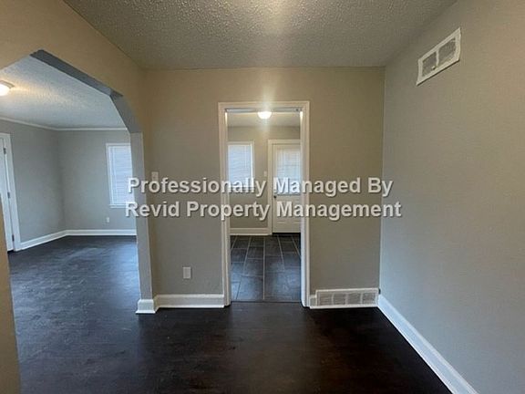 5th image of 152 Eastview Dr #154