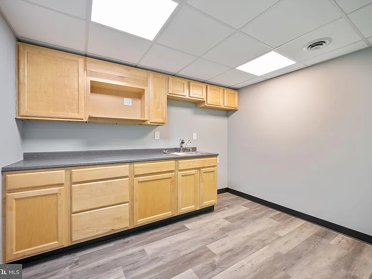 7917 Wise Ave — Photo 13
