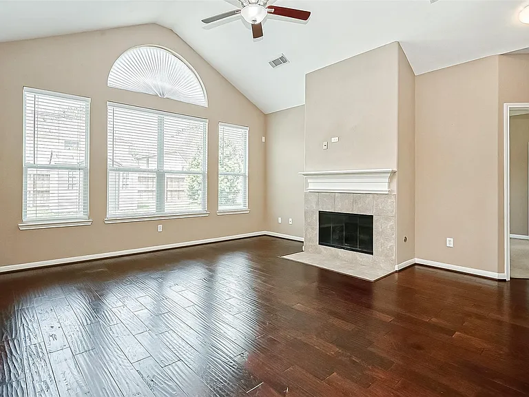 2218 Falcon Knoll Ln — Photo 11