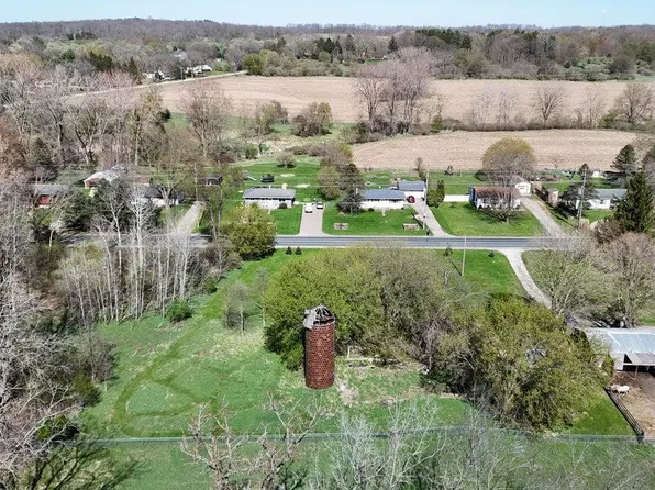 8423 Huron River Dr, Dexter, MI 48130
