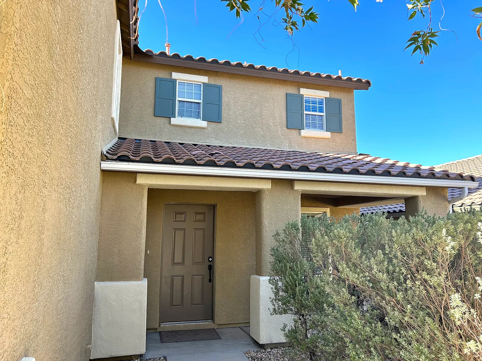 4 bed, 2.5 bath, 2666 sqft, $2,395 — Photo 3