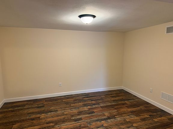5th image of 1108 N Keebler Ave